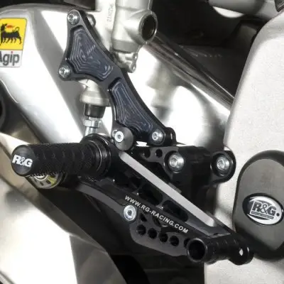 Podnóżki regulowane RG RACING APRILIA RSV-4 2009- ZESTAW BLACK Dostępne od ręki