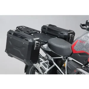 Zestaw: kufry boczne + stelaże TRAX ADV 45/37 L, BMW R 1200 GS LC/ Rallye / ADV (13-) / R 1250 GS/Adventure (18-) [pojemność 45 + 37 L] Rabat
