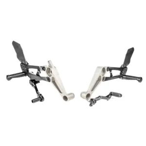 Oferta Zestaw regulowanych podnóżków z dźwigniami GILLES FXR-A03-B Aprilia Tuono 660 (21-)/ RS 660 (21-)/ Extrema (23-) czarno-srebrny